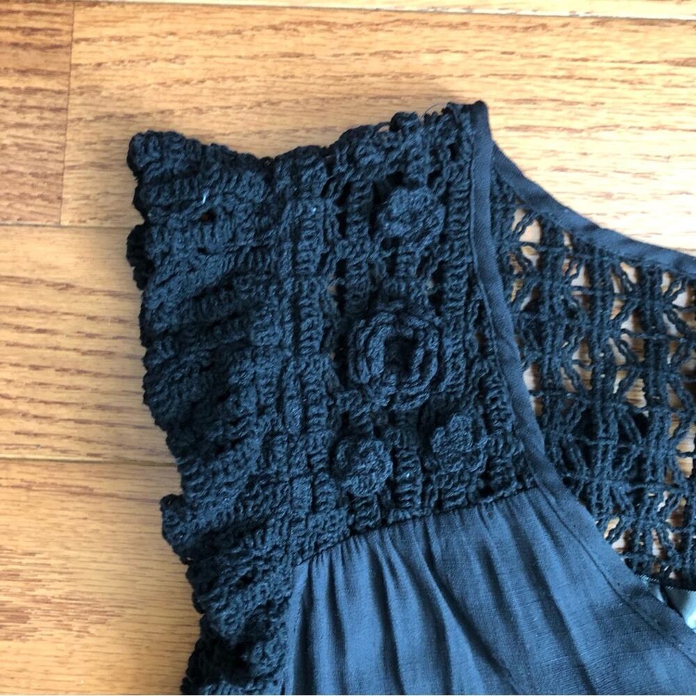 Aqua Crochet Shoulders Flutter Short Sleeves Black Casual Top Women’s Size L - Picture 4 of 10